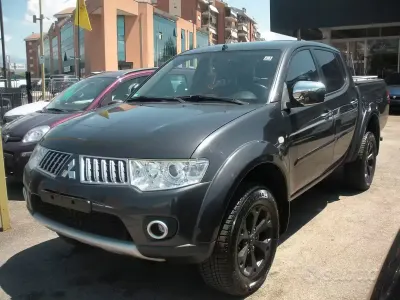 Usata Mitsubishi L200 Intense+ 178 CV (130 kW) 2014 Grigio Pick-up