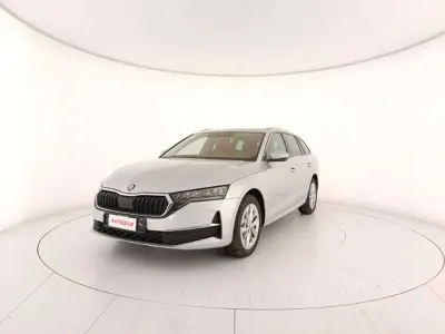 Usata Skoda Octavia Executive 150 CV (110 kW) 2024 Argento Station wagon
