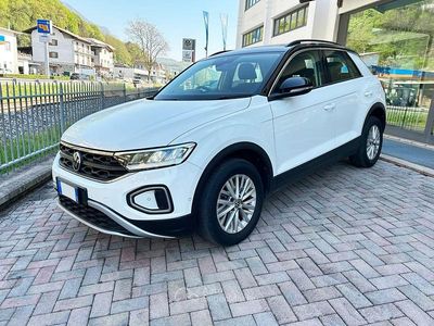 Usata VW T-Roc Life 116 CV (85 kW) 2024 Bianco SUV