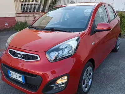 Usata Kia Picanto 68 CV (50 kW) 2013 Rosso Utilitaria