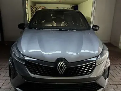 Usata Renault Clio V Techno 101 CV (74 kW) 2025 Berlina