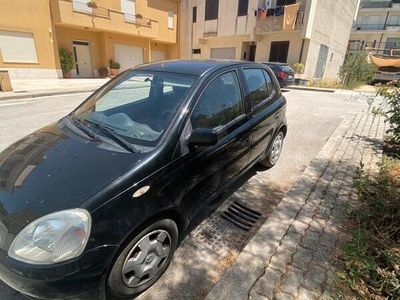 usata Toyota Yaris 1.3i 16V cat 5 porte Luna