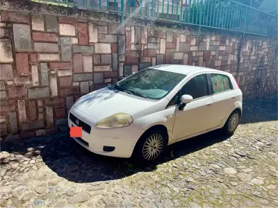 Usata Fiat Grande Punto 75 CV (55 kW) 2006 Bianco Utilitaria
