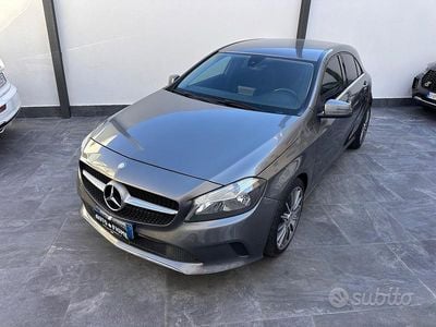 Käytetty Mercedes A180 109 HP (80 kW) 2016 Harmaa Sedan
