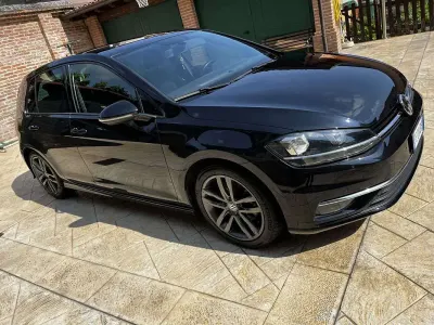 Usata VW Golf VII Highline 110 CV (80 kW) 2016 Berlina