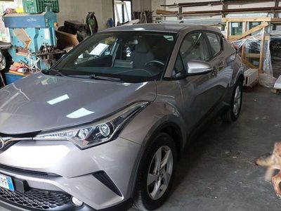 usata Toyota C-HR 1.2t Active 2wd