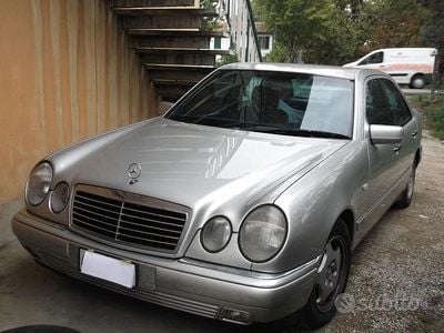 Occasion Mercedes E200 136 ch (100 kW) 1996 Berline
