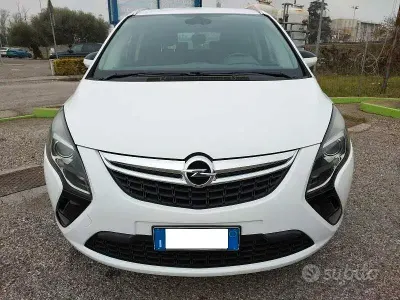 Usata Opel Zafira Tourer Cosmo 150 CV (110 kW) 2012 Bianco Monovolume