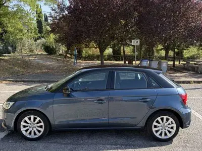 Usata Audi A1 Sportback Design 90 CV (66 kW) 2017 Blu/azzurro Utilitaria