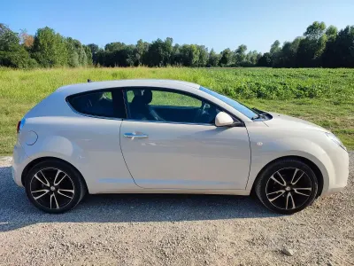 Usata Alfa Romeo MiTo 77 CV (56 kW) 2015 Utilitaria