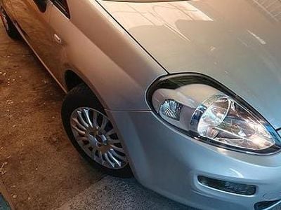 Usata Fiat Punto Lounge 69 CV (50 kW) 2016 Grigio Utilitaria