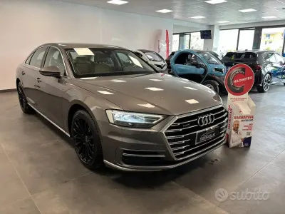 Usata Audi A8 Ambiente 286 CV (210 kW) 2022 Grigio Berlina
