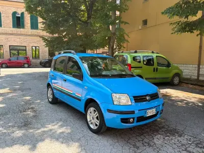 Usata Fiat Panda 69 CV (50 kW) 2006 Bluazzurro Utilitaria