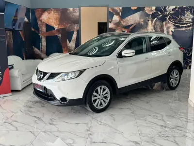 Usata Nissan Qashqai Black Edition 131 CV (96 kW) 2017 Bianco SUV