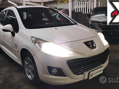 Usata Peugeot 207 68 CV (50 kW) 2011 Bianco Utilitaria