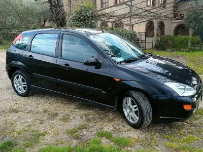 Usado Ford Focus 100 HP (73 kW) 2001 Sedan