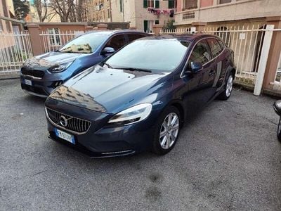 Usata Volvo V40 Inscription 120 CV (88 kW) 2018 Grigio metallizzato Berlina