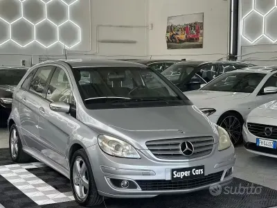 Usata Mercedes B150 95 CV (69 kW) 2007 Grigio Monovolume
