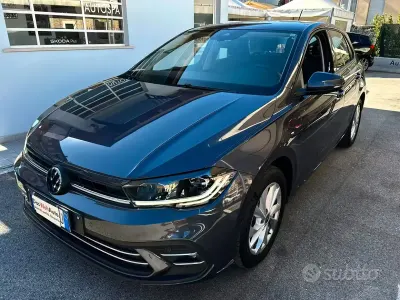Usado VW Polo Style 90 CV (66 kW) 2023 Gris Utilitario
