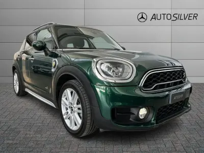 Usata Mini Cooper Countryman 136 CV (100 kW) 2019 Verde / pastello SUV