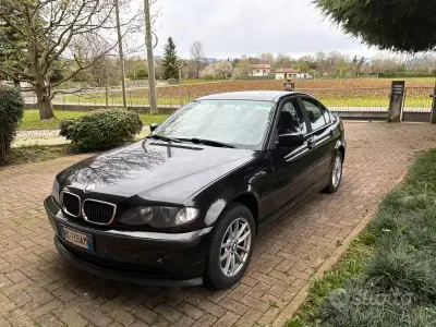 Usata BMW 318 143 CV (105 kW) 2025 Nero Berlina
