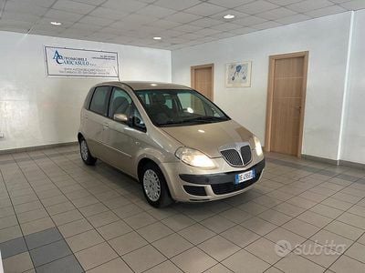 Usata Lancia Musa 77 CV (56 kW) 2007 Oro metallizzato Monovolume