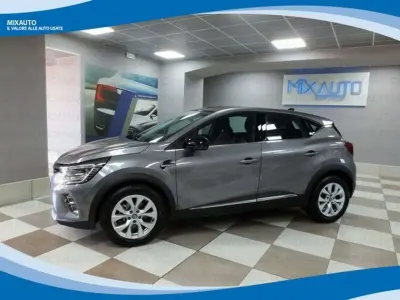 Gebraucht Renault Captur Intens 160 PS (117 kW) 2021 Grau SUV