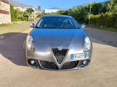 Usata Alfa Romeo Giulietta Exclusive 105 CV (77 kW) 2013 Grigio Utilitaria