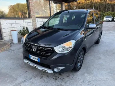 Usata Dacia Lodgy 109 CV (80 kW) 2018 Grigio Monovolume