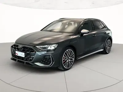 Usata Audi S3 Comfort 333 CV (244 kW) 2025 Grigio daytona perlato Berlina