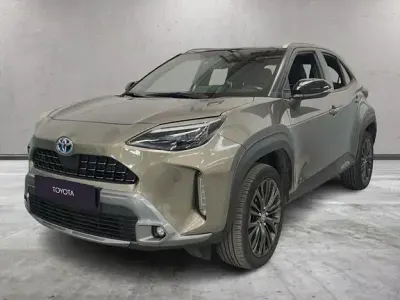 Usata Toyota Yaris Cross Lounge 116 CV (85 kW) 2021 Oxide bronze & black SUV