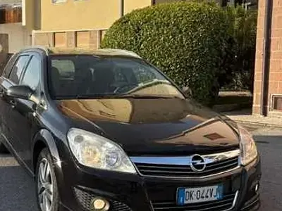Begagnad Opel Astra Cosmo 101 HK (74 kW) 2008 Kombi