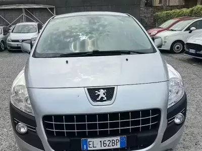 Usata Peugeot 3008 Business-Line 112 CV (82 kW) 2011 Grigio Station wagon