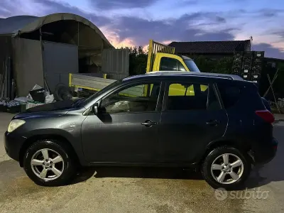 Usata Toyota RAV4 Luxury 136 CV (100 kW) 2006 SUV