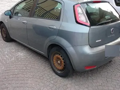 Usata Fiat Grande Punto 75 CV (55 kW) 2012 Grigio Utilitaria