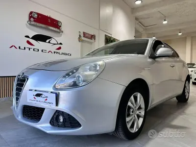 Usata Alfa Romeo Giulietta Distinctive 140 CV (102 kW) 2012 Grigio Utilitaria