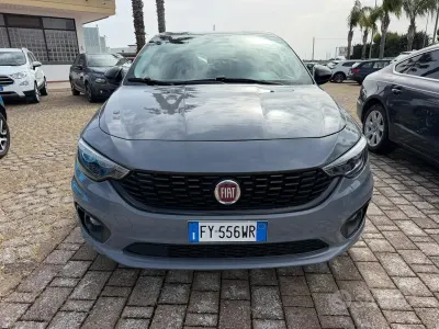 Usata Fiat Tipo Sport 120 CV (88 kW) 2019 Grigio Berlina