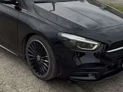 Usata Mercedes B180 AMG 116 CV (85 kW) 2023 Nero Utilitaria