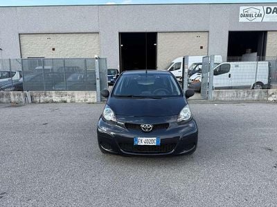 Usata Toyota Aygo Connect Style 68 CV (50 kW) 2011 Nero Utilitaria