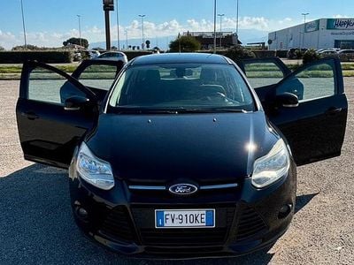 Usata Ford Focus 105 CV (77 kW) 2013 Nero Station wagon
