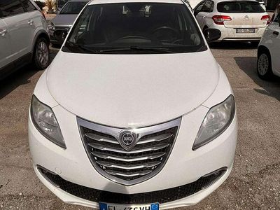 Usata Lancia Ypsilon Silver 95 CV (69 kW) 2012 Bianco Utilitaria