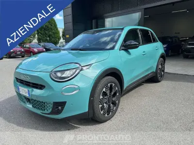 Usata Fiat 600 La Prima 110 CV (80 kW) 2025 Azzurro cielo d'italia (metall SUV