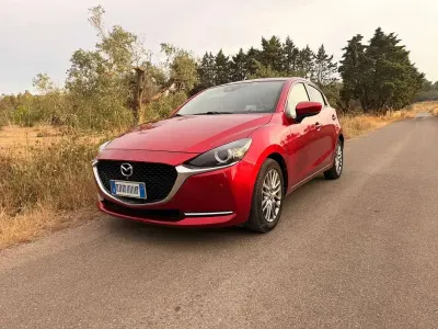 Usata Mazda 2 Exceed 90 CV (66 kW) 2020 Rosso Utilitaria