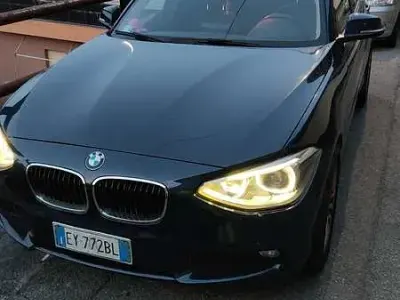 Usata BMW 118 143 CV (105 kW) 2015 Blu Utilitaria