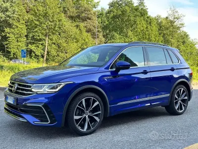 Usata VW Tiguan R-line 190 CV (139 kW) 2021 Blu SUV