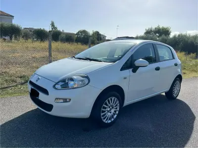 Usata Fiat Punto Street 70 CV (51 kW) 2015 Bianco Utilitaria