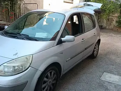 Usata Renault Scénic 100 CV (73 kW) 2005 Grigio Monovolume