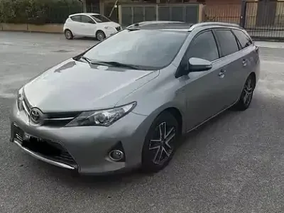 Usata Toyota Auris 99 CV (72 kW) 2015 Grigio Station wagon