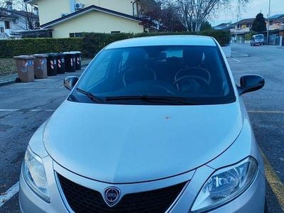 Usata Lancia Ypsilon Silver 60 CV (44 kW) 2015 Utilitaria