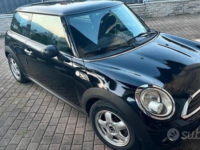 Usata Mini Cooper 75 CV (55 kW) 2010 Nero Utilitaria